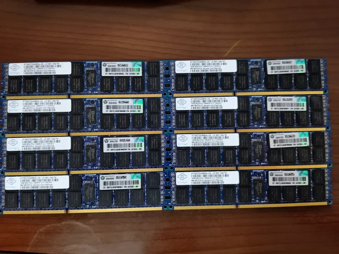 128GB - 8 x 16GB Moduli DDR3L ECC REG