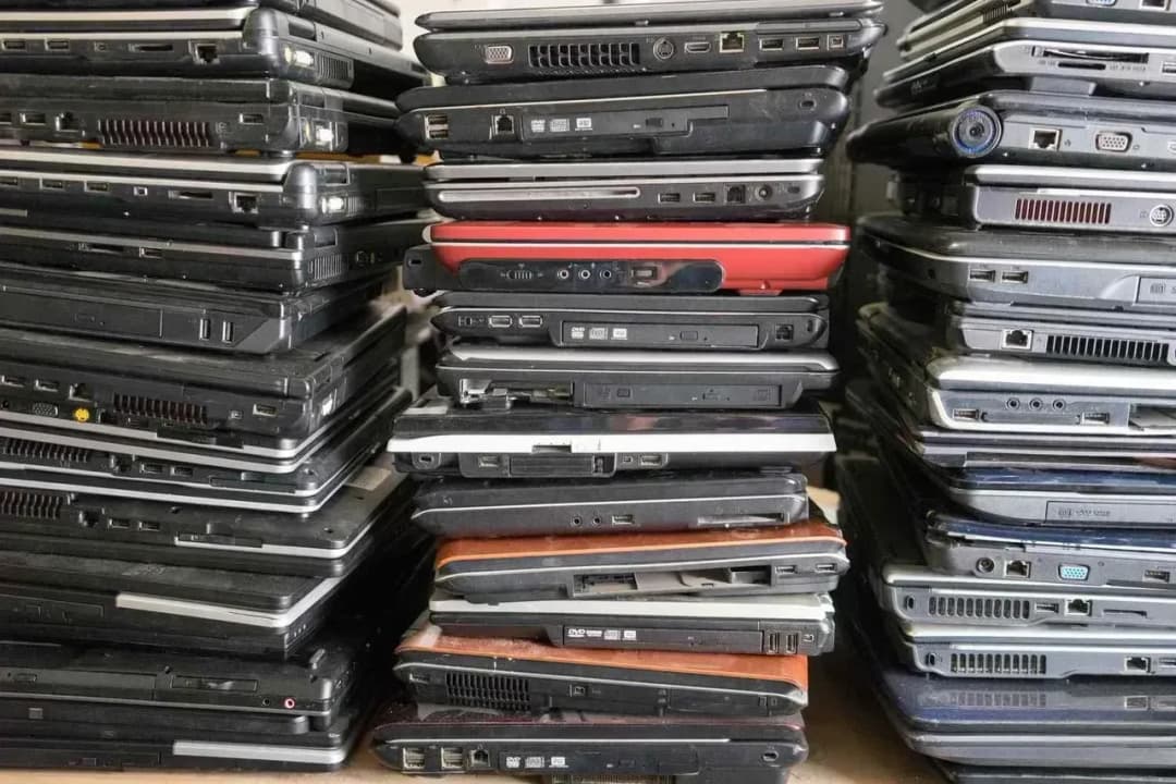 Laptop računari za delove ili reciklažu