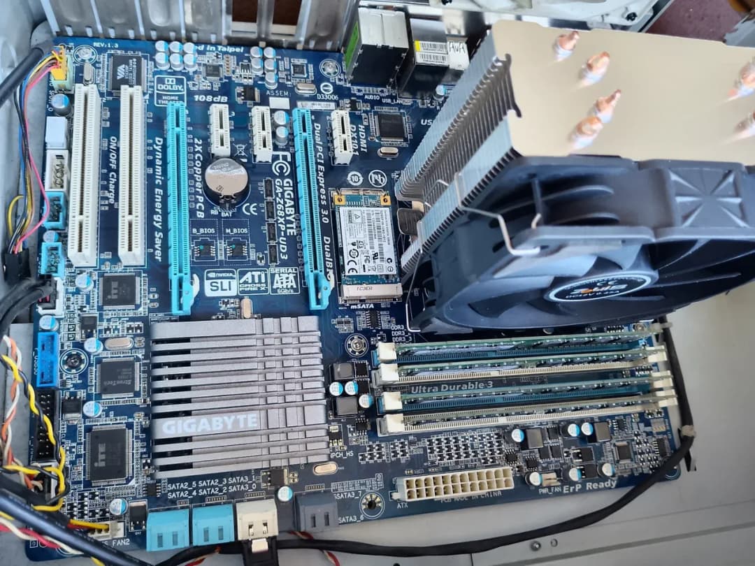 i7-2600K / 16GB RAM / GA-Z68 / 128 SSD