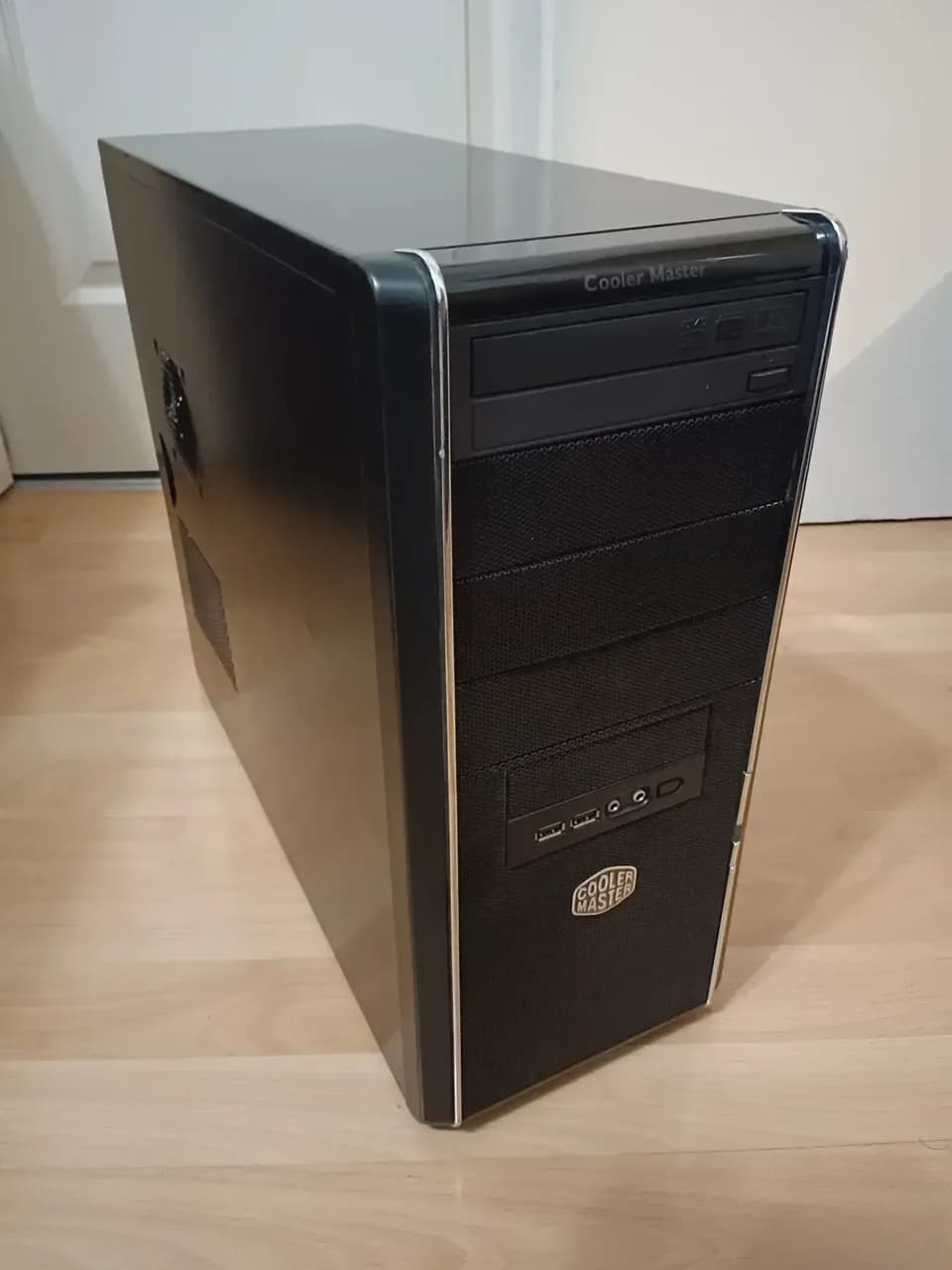 Jeftini QUAD CORE računari - kompletni