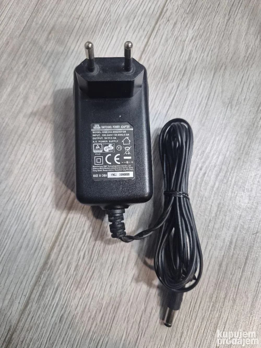 Adapter 9V 2.5A
