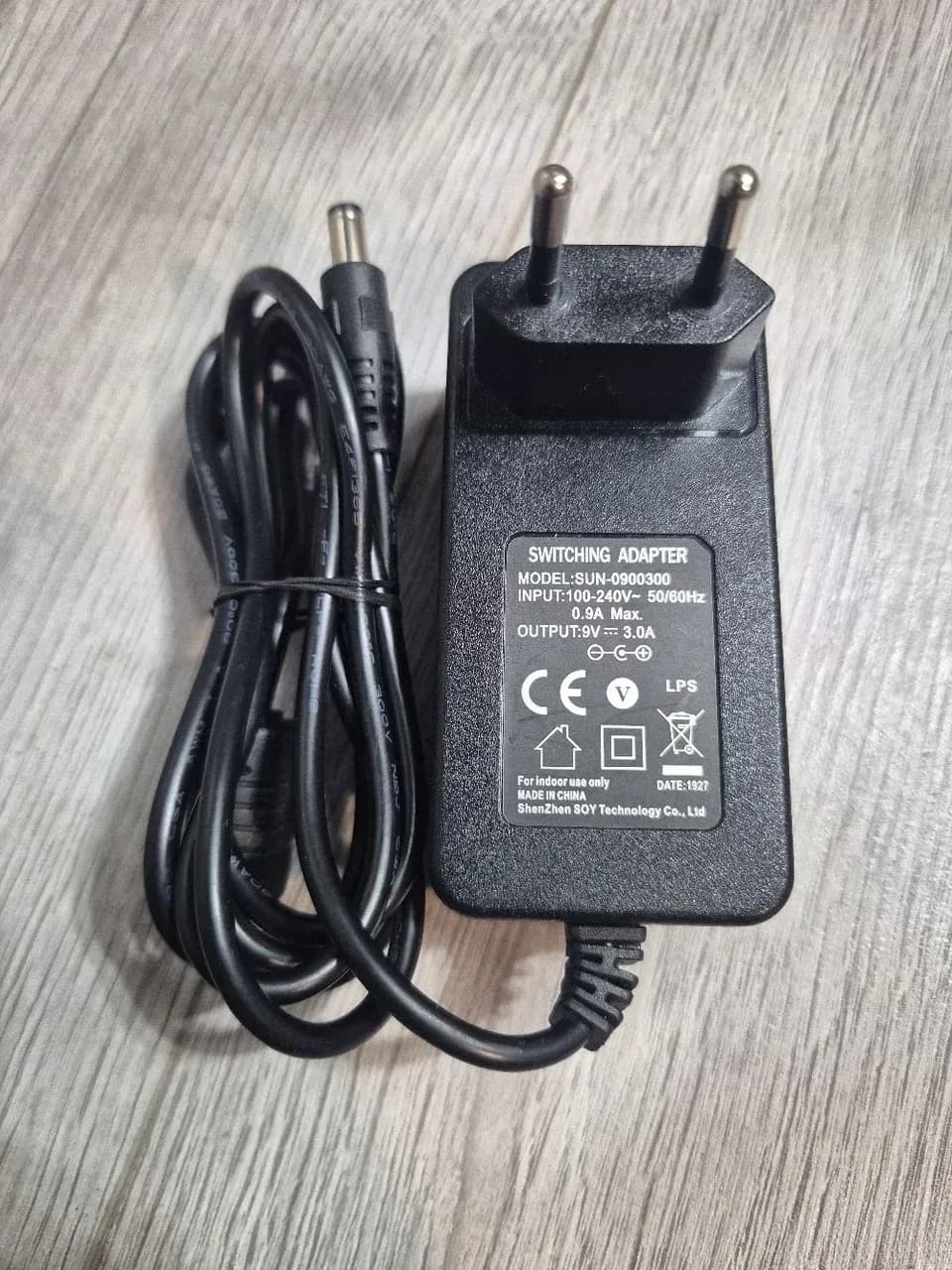 Adapter 9v 3A
