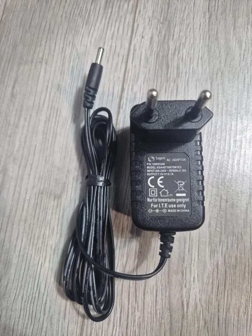 Adapter 7.5V 0.7A (700mA) Sagem