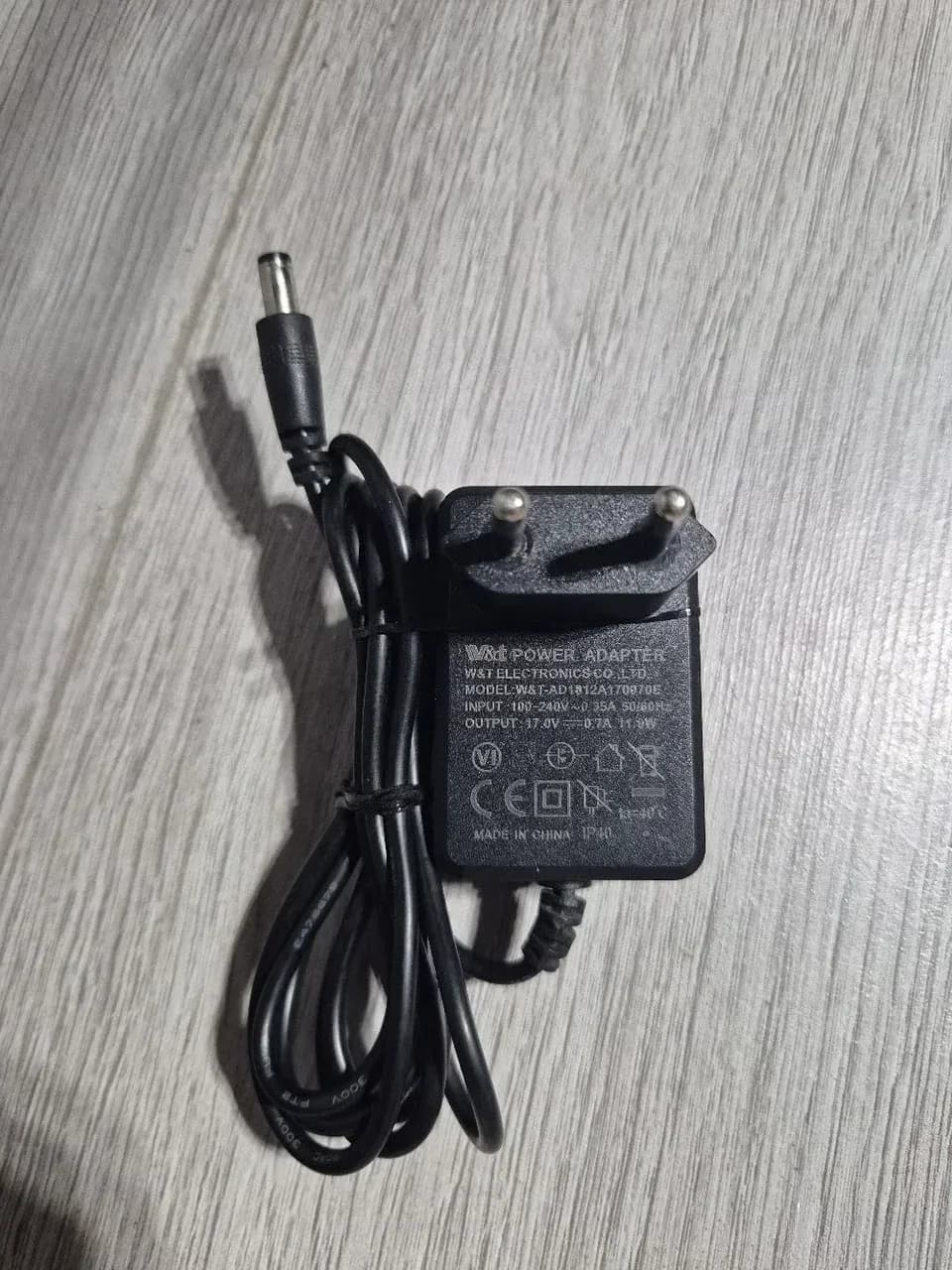 Adapter 17V 0.7A (700mA)