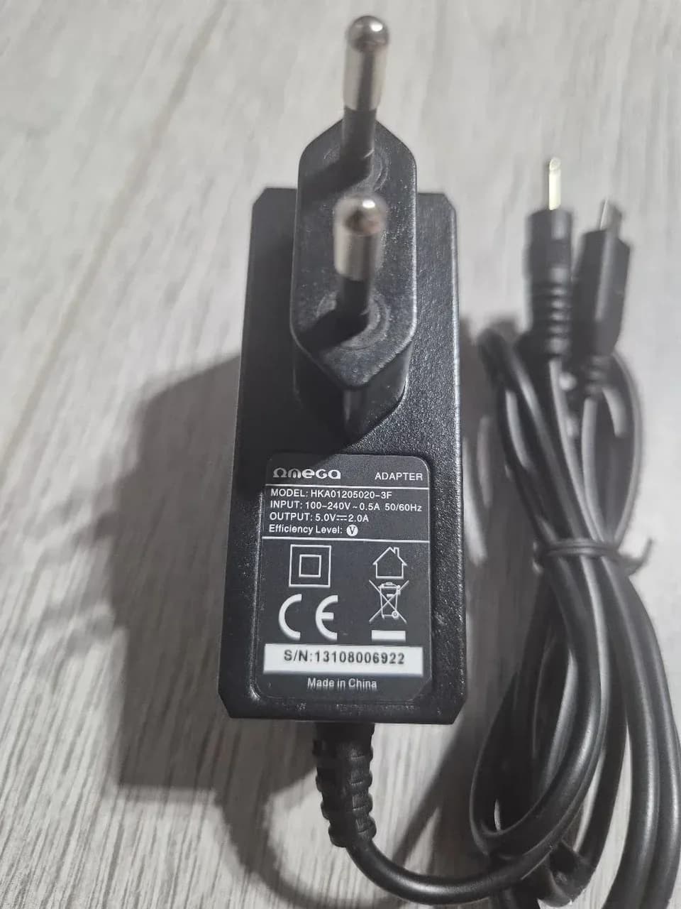 Omega adapter za tablet 5V 2A HKA01205020-3F