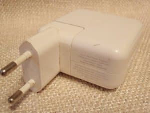 Apple punjac A1070