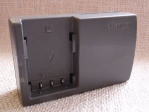 CANON CB-2LT punjac