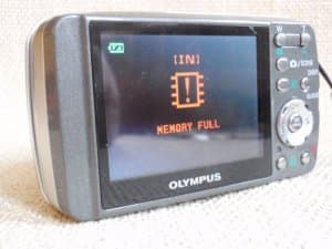 OLIMPUS mju 600 neispravan