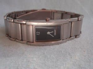 DKNY zenski sat