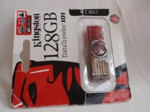 KINGSTON 128 gb memorija
