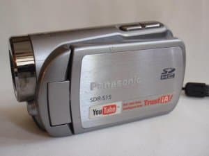 Panasonic SDR-S15 kamera sa karticom