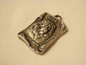 PRIVEZAK Lion posrebljenje