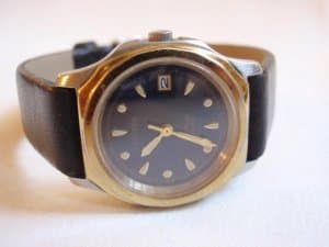 Citizen qvarzt zenski sat