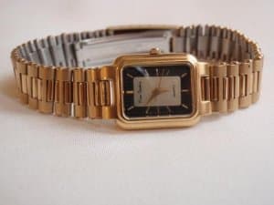 Pierre Cardin zenski sat xxx