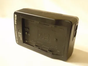 NIKON MH18a punjac