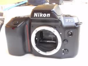 NIKON F70 analogni