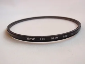 B&W 77mm UV slim filter