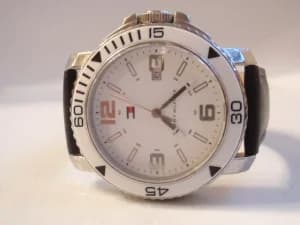 TOMY HILFIGER muski sat xxx