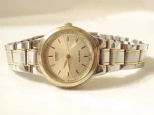 CASIO zenski sat xxxw