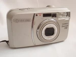 YASHICA Zoomate 115 analogni aparat