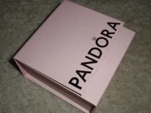 PANDORA lux kutija prsten privezak mindjuse