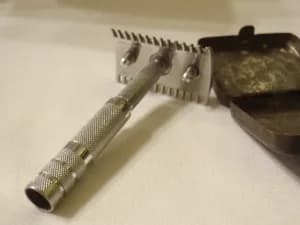GILLETTE stari brijac