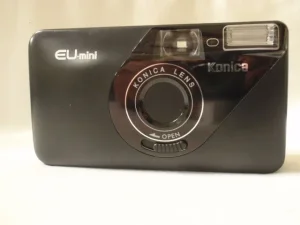 KONICA eu mini analogni fotoaparat
