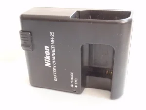 NIKON MH 25 orginalni punjac