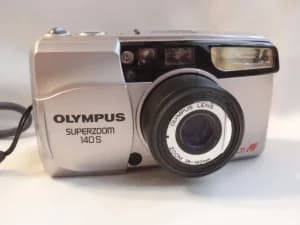 OLIMPUS superzoom 140s analogni
