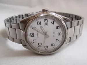 CASIO muski sat