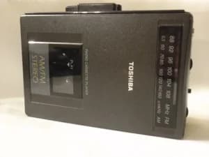 TOSHIBA vokmen & radio