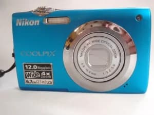 nikon S3000 kompakt